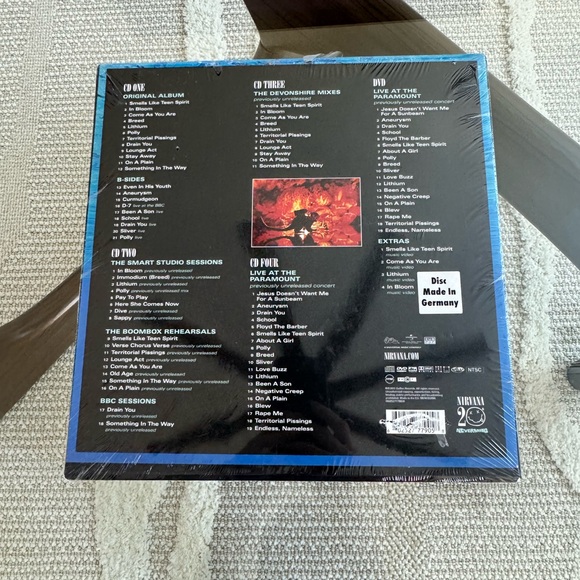 Nirvana 20th Anniversary Mint Condition Set - Picture 2 of 2